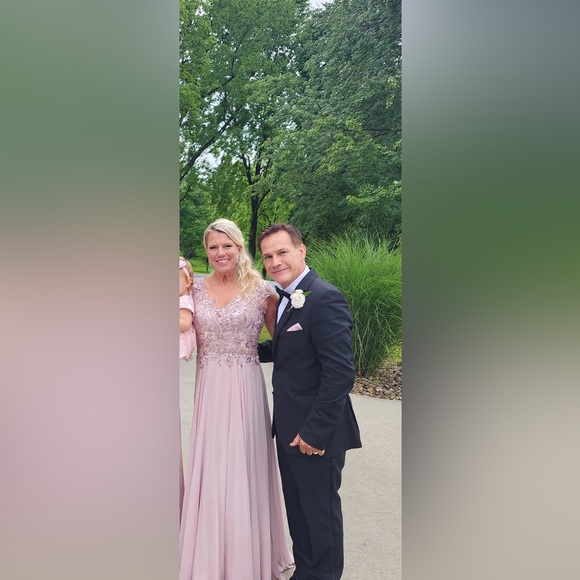 Macduggal cap sleeve bodice flowy gown - Picture 5 of 5